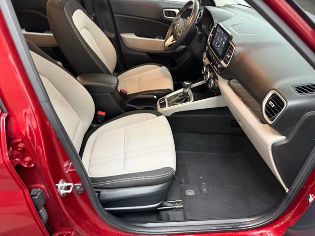 Certified 2024 Hyundai Venue SEL image 40