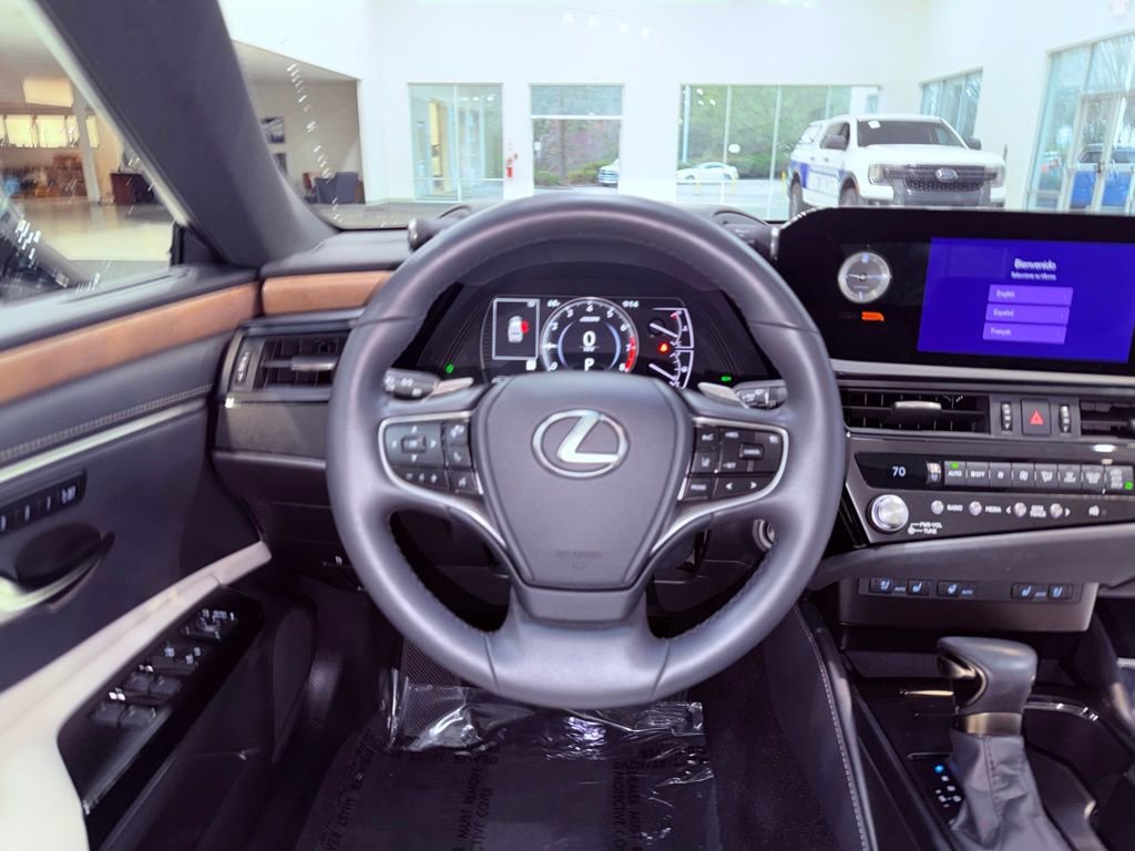 Certified 2025 Lexus ES 350 w/ Premium Package image 17