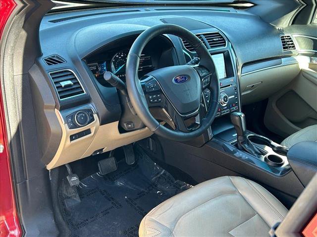 Used 2017 Ford Explorer Limited w/ Equipment Group 301A FWD image 10