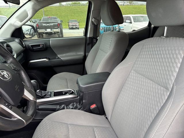 Used 2022 Toyota Tacoma SR5 w/ SR5 Appearance Package (SM) RWD image 5