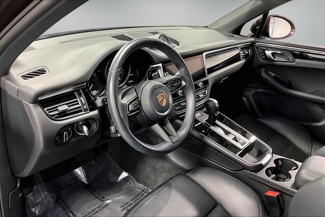 Used 2023 Porsche Macan Turbo AWD/4WD image 18
