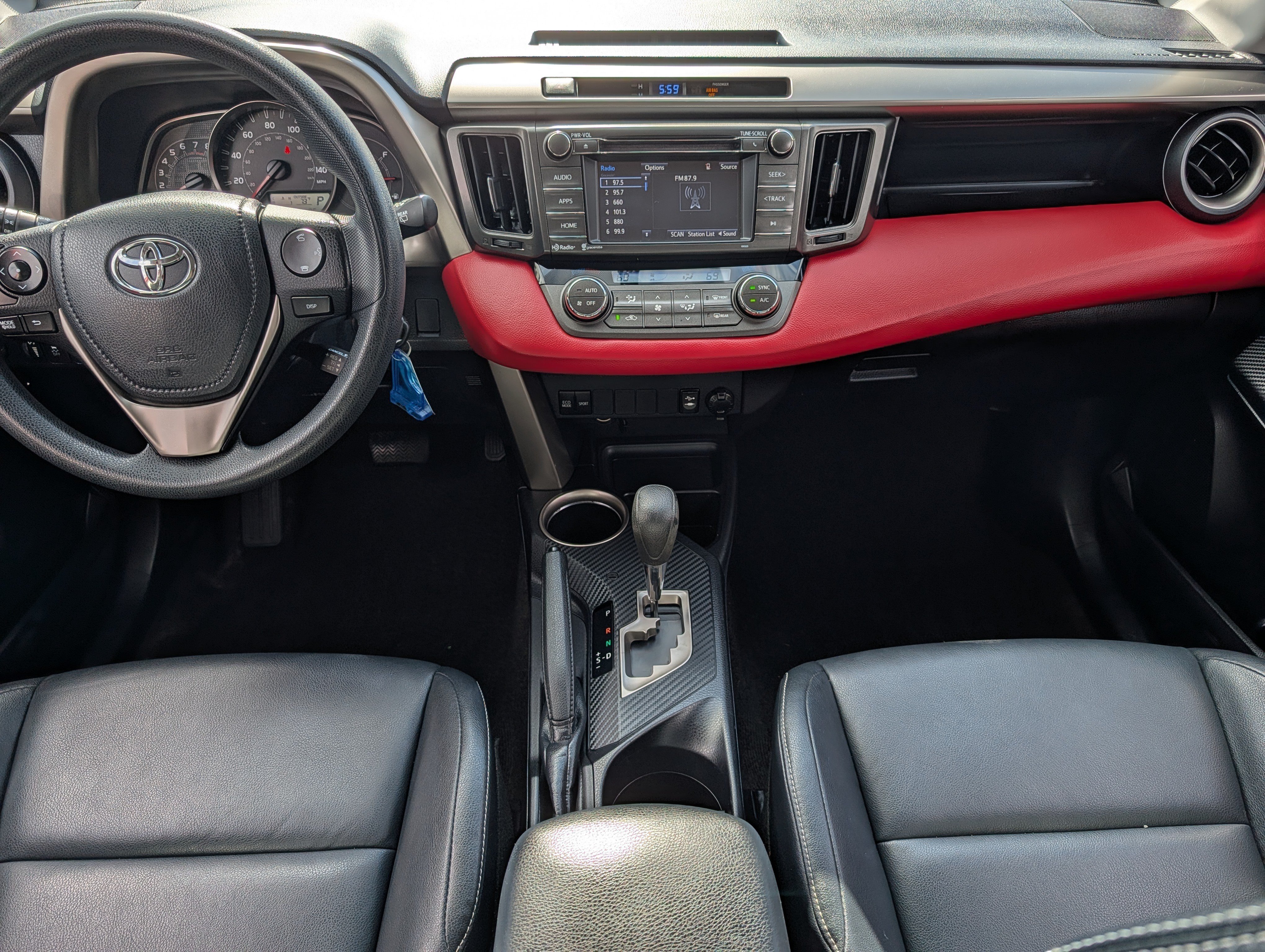 Used 2014 Toyota RAV4 XLE AWD/4WD image 10