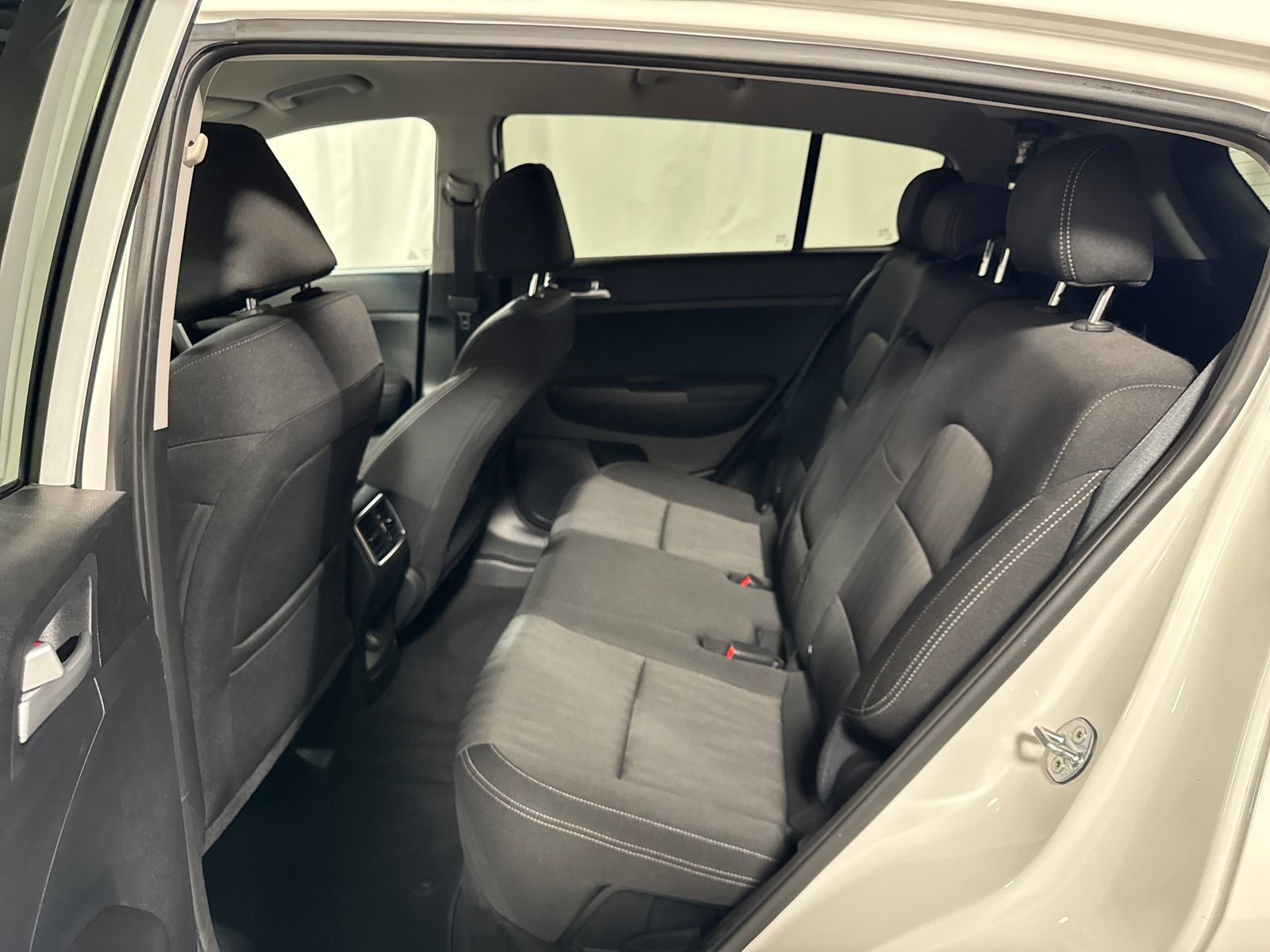 Used 2019 Kia Sportage LX AWD/4WD image 5