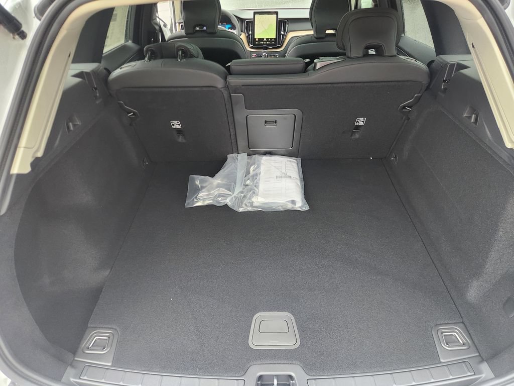 New 2026 Volvo XC60 B5 Core w/ Climate Package AWD/4WD image 14