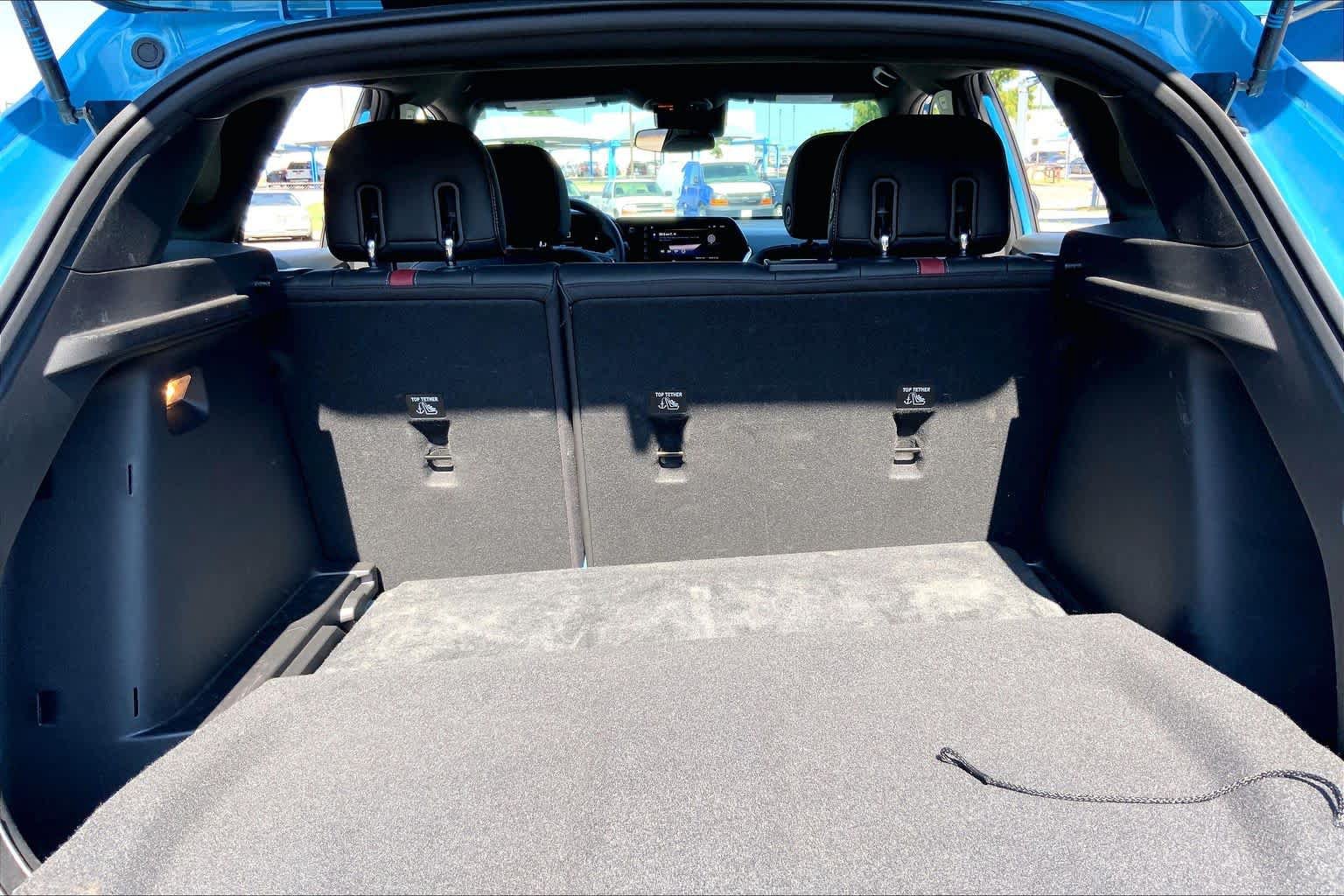 Used 2025 Chevrolet Trax RS FWD image 34