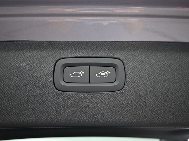 New 2026 Volvo XC90 B6 Core w/ Protection Package Premier AWD/4WD image 32