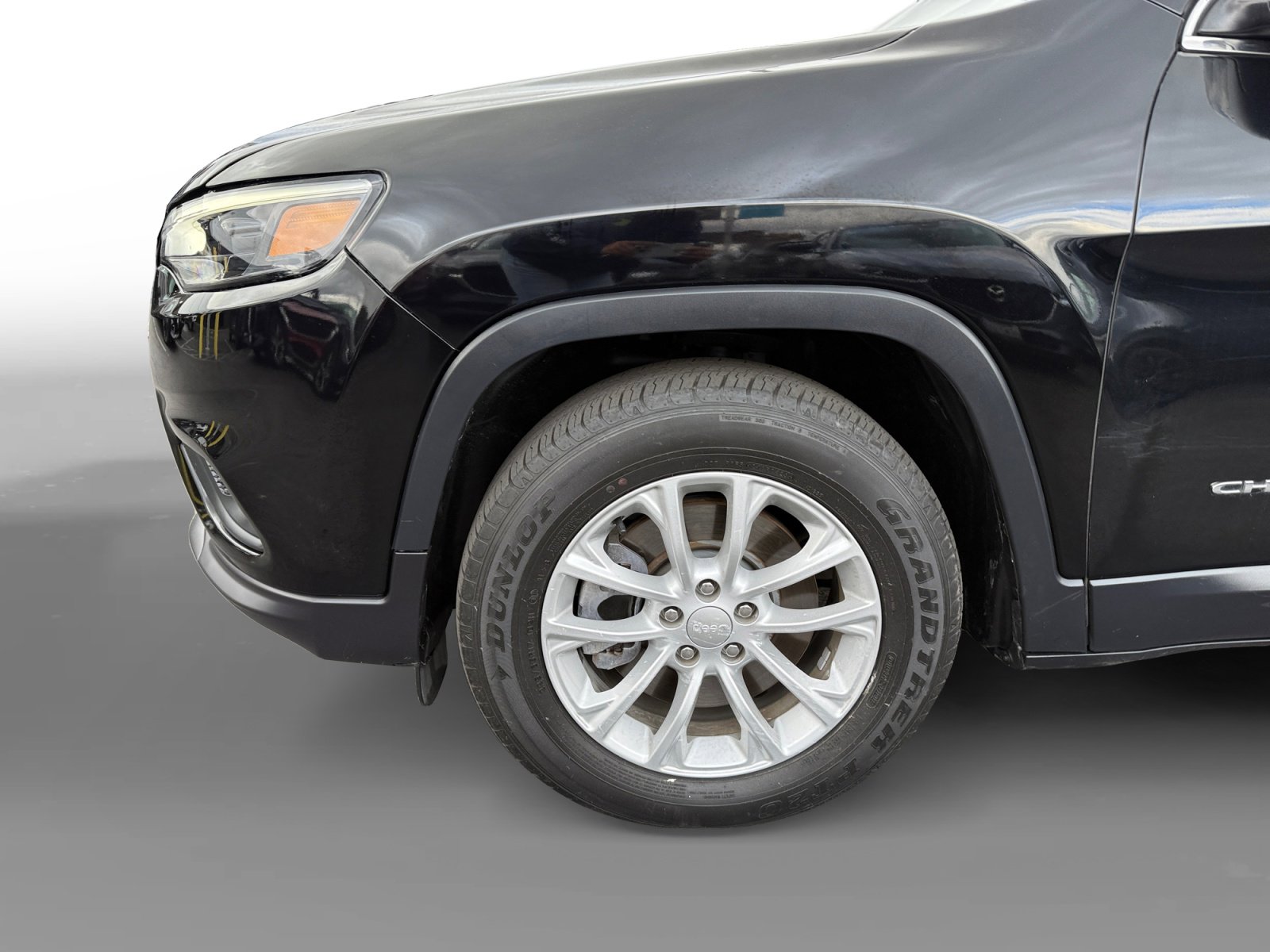 Used 2019 Jeep Cherokee Latitude w/ Popular Appearance Group image 9