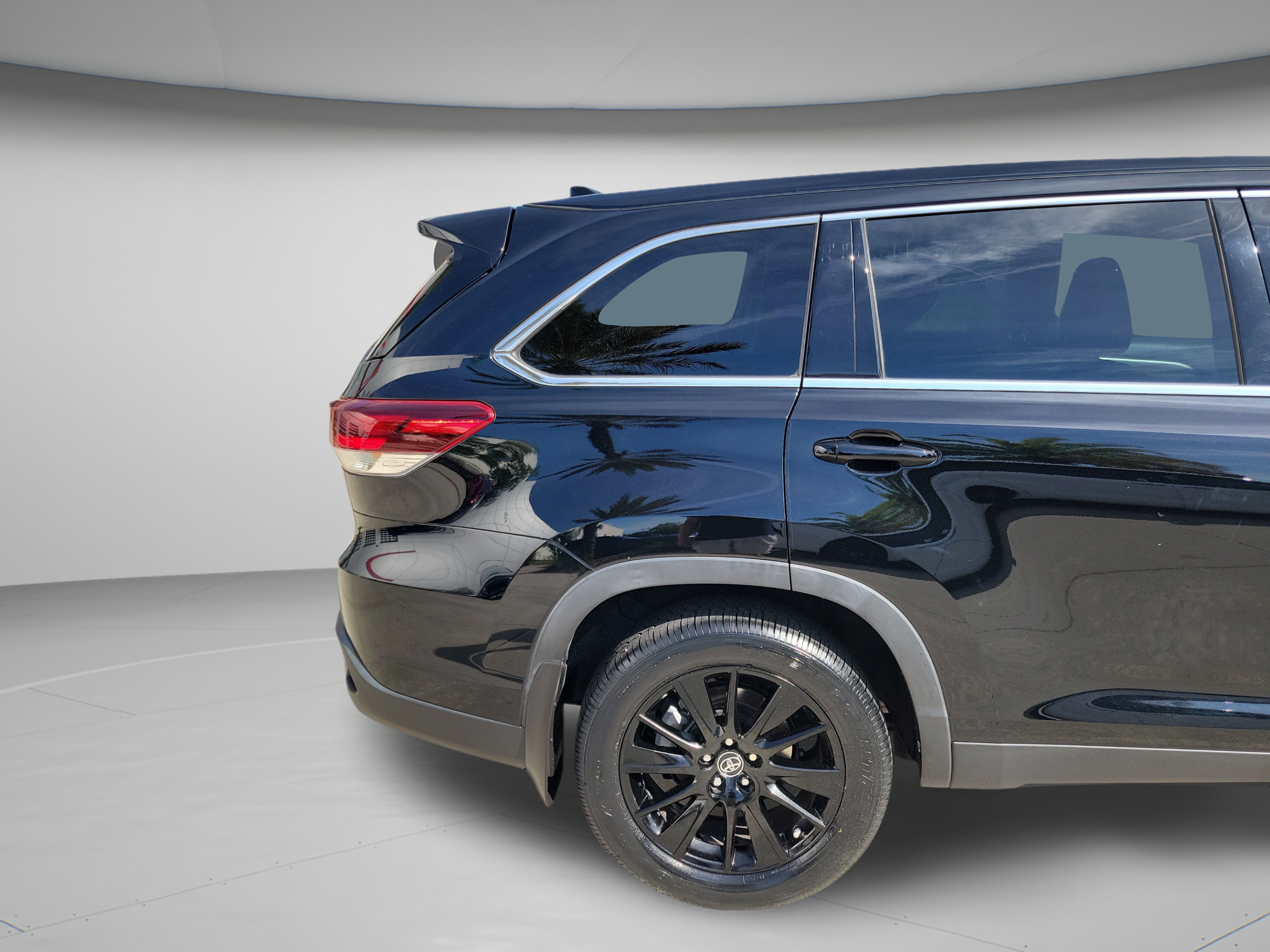 Used 2019 Toyota Highlander SE AWD/4WD image 29