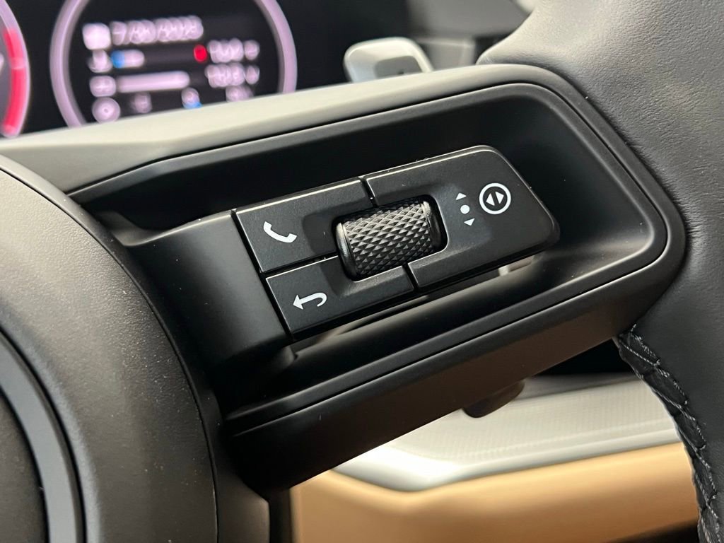 New 2025 Porsche Cayenne Coupe image 8