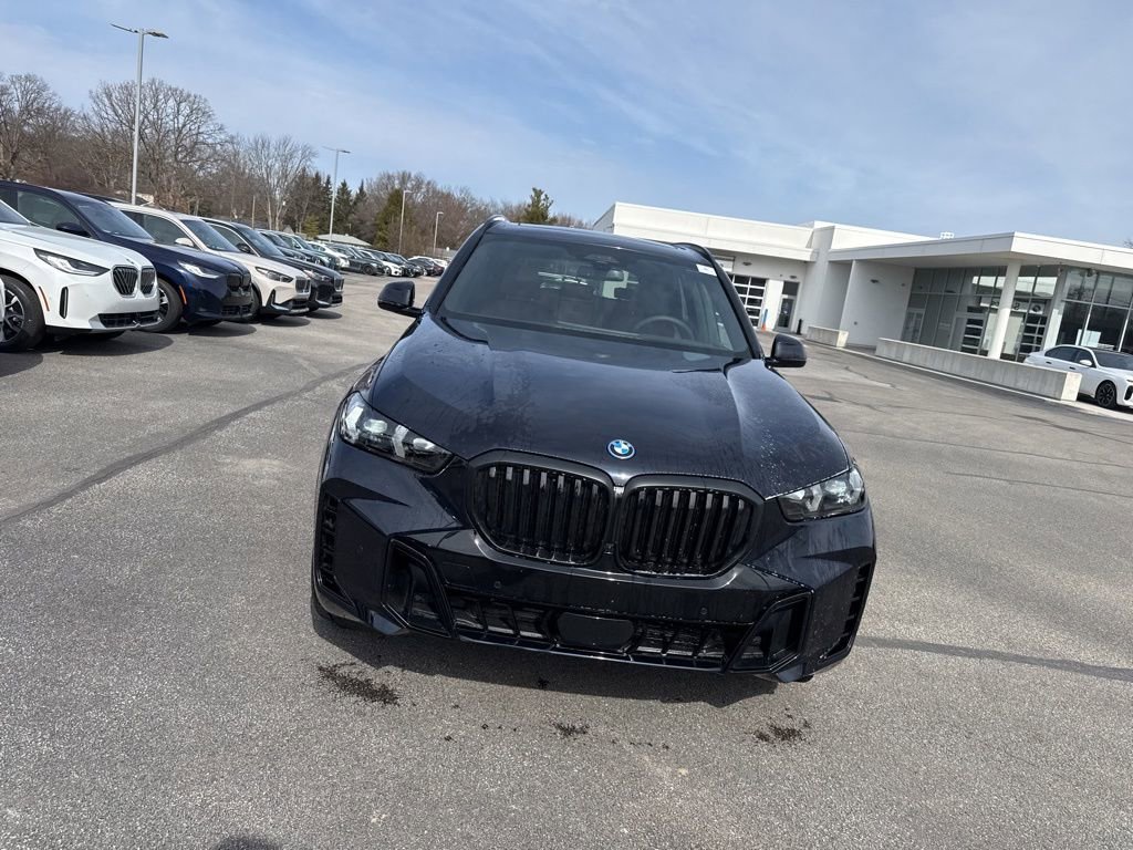 New 2026 BMW X5 xDrive50e image 2