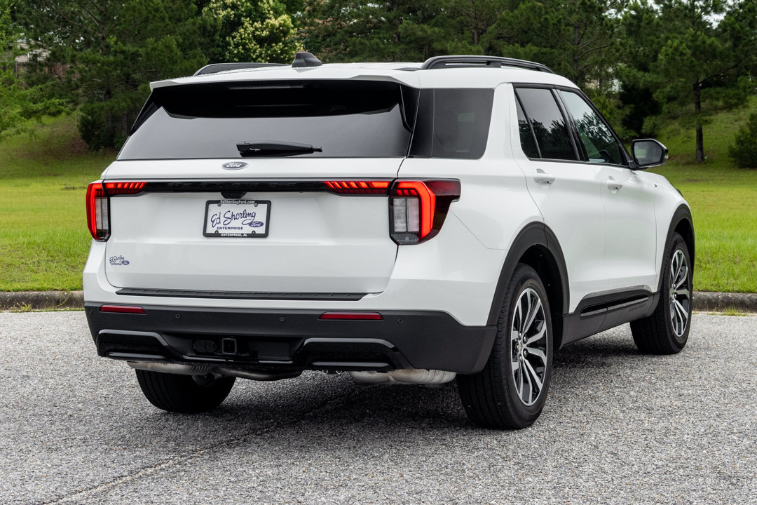 New 2026 Ford Explorer ST-Line w/ Premium Package RWD image 6