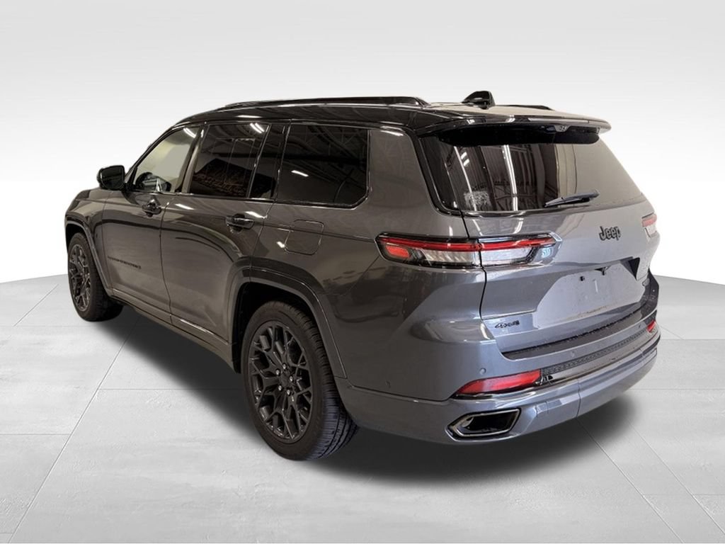Used 2024 Jeep Grand Cherokee L Summit w/ Advanced Protech Group IV AWD/4WD image 3