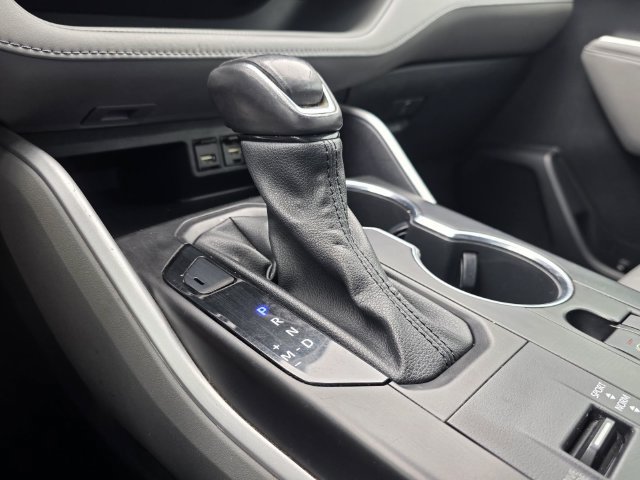 Used 2021 Toyota Highlander XLE FWD image 24