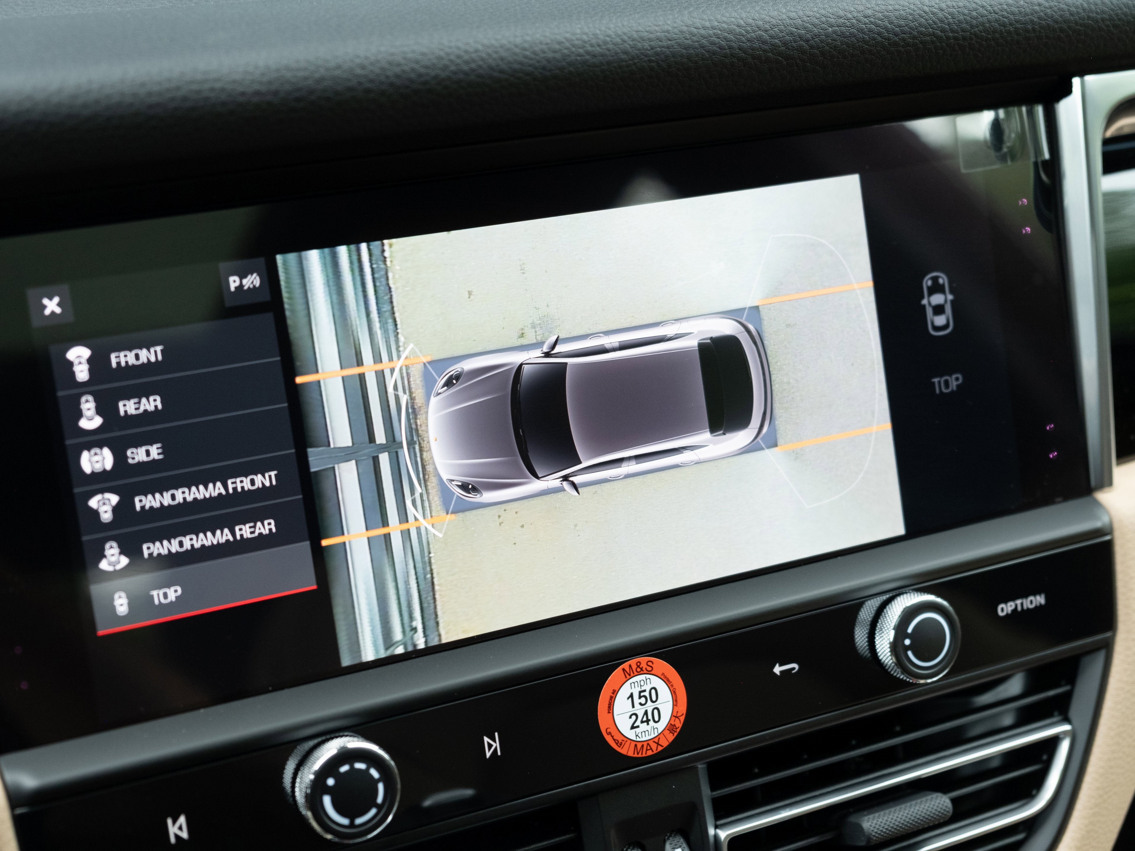 Certified 2025 Porsche Macan image 30