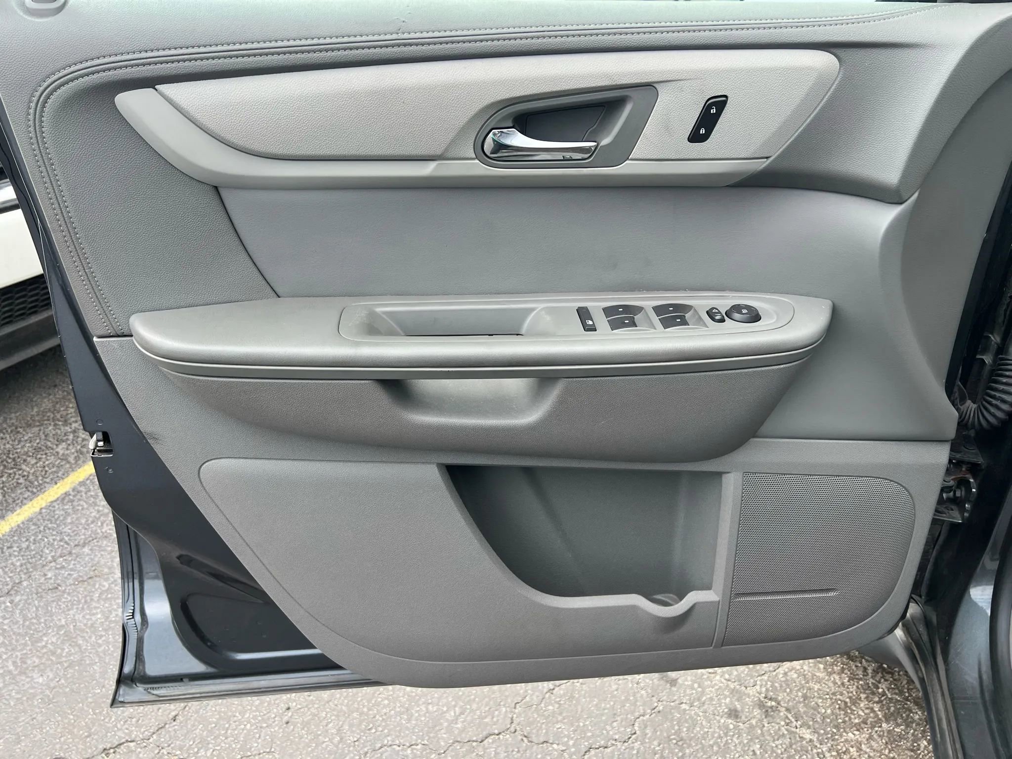 Used 2013 Chevrolet Traverse LT image 8