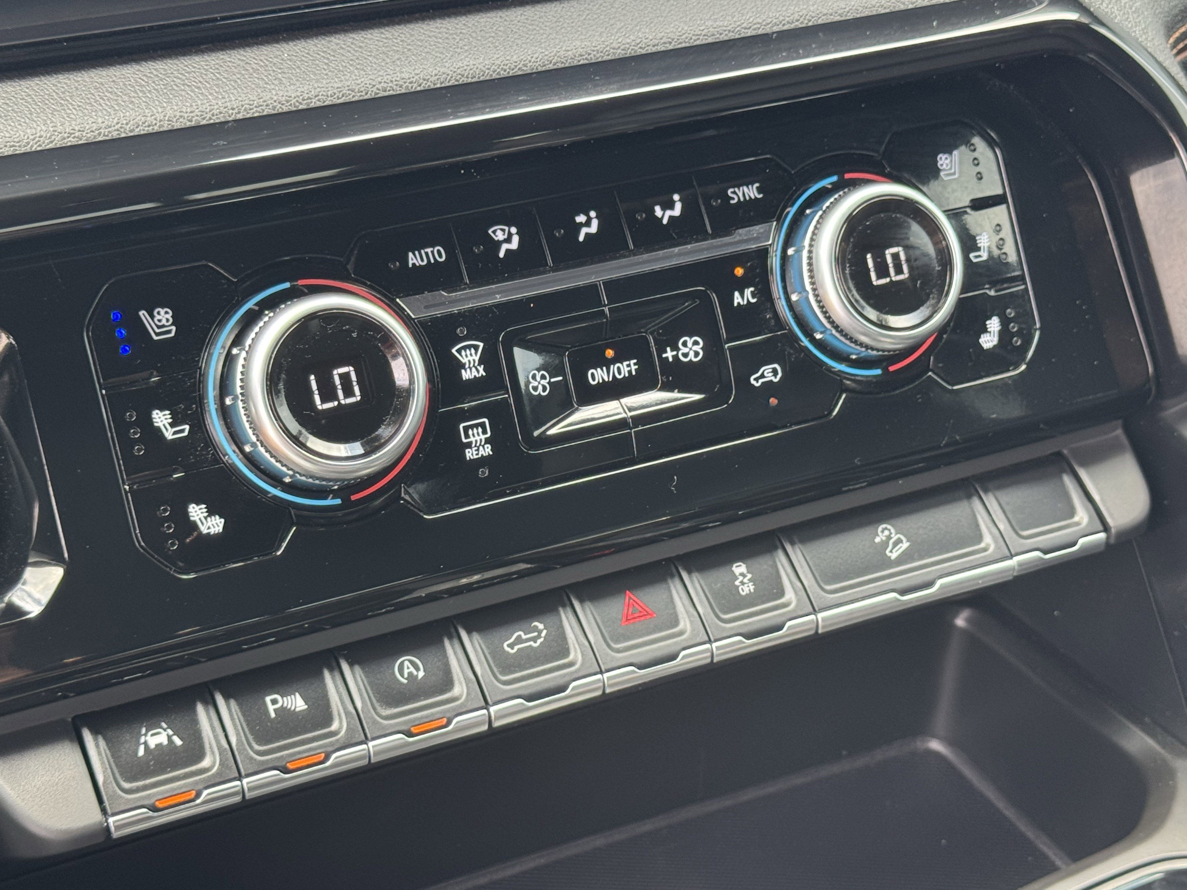 Used 2025 GMC Sierra 1500 AT4 w/ AT4 Premium Package image 21