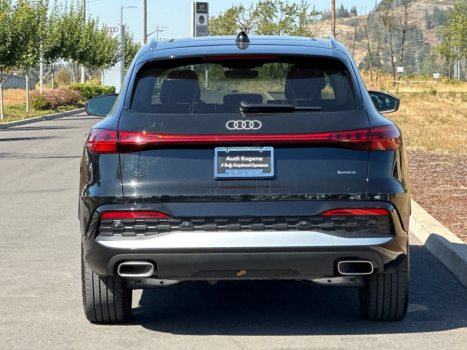 Used 2025 Audi Q5 Premium w/ Convenience Package AWD/4WD image 4