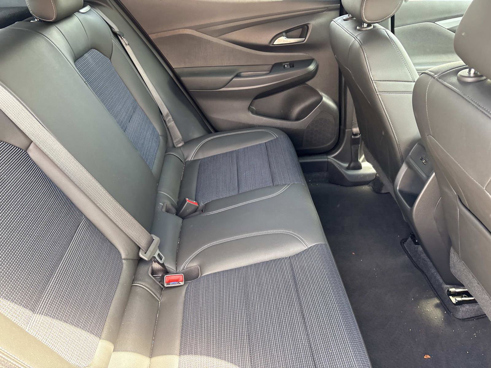 Certified 2025 Buick Envista Preferred w/ Convenience II Package FWD image 32