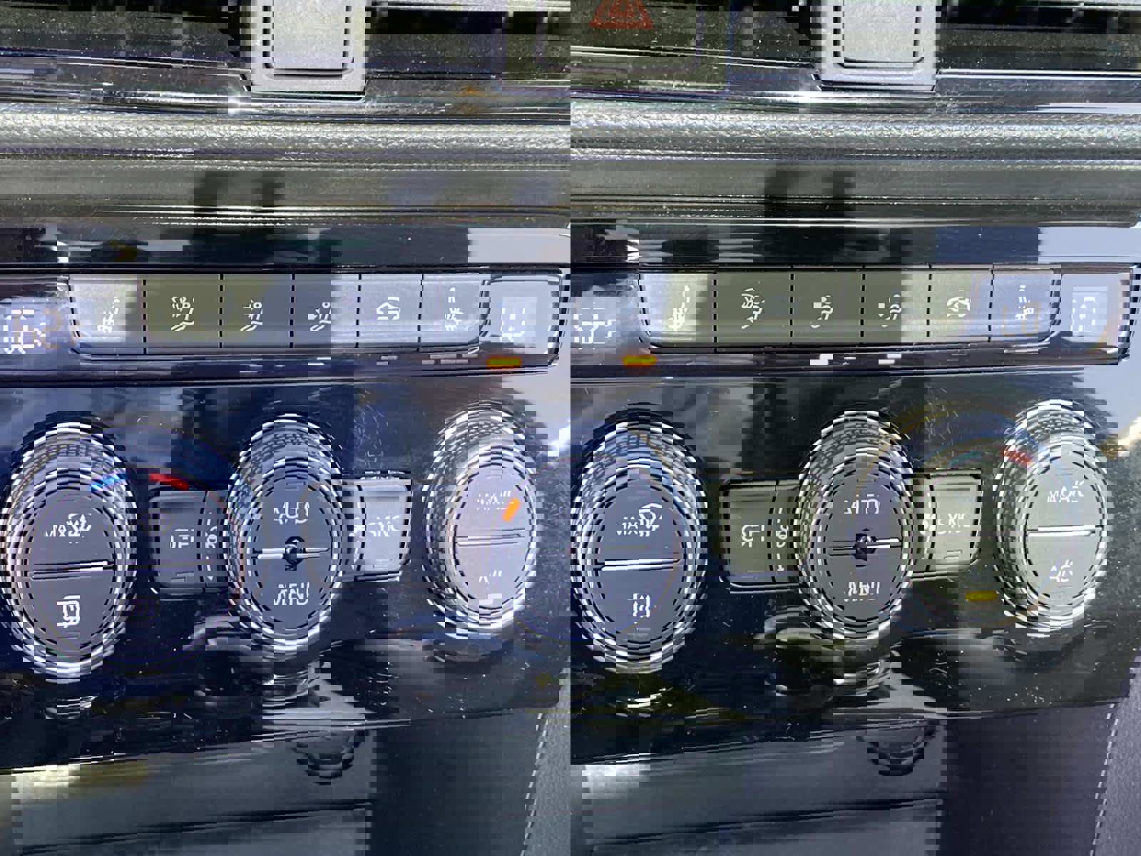 Used 2024 Volkswagen Taos SE image 14