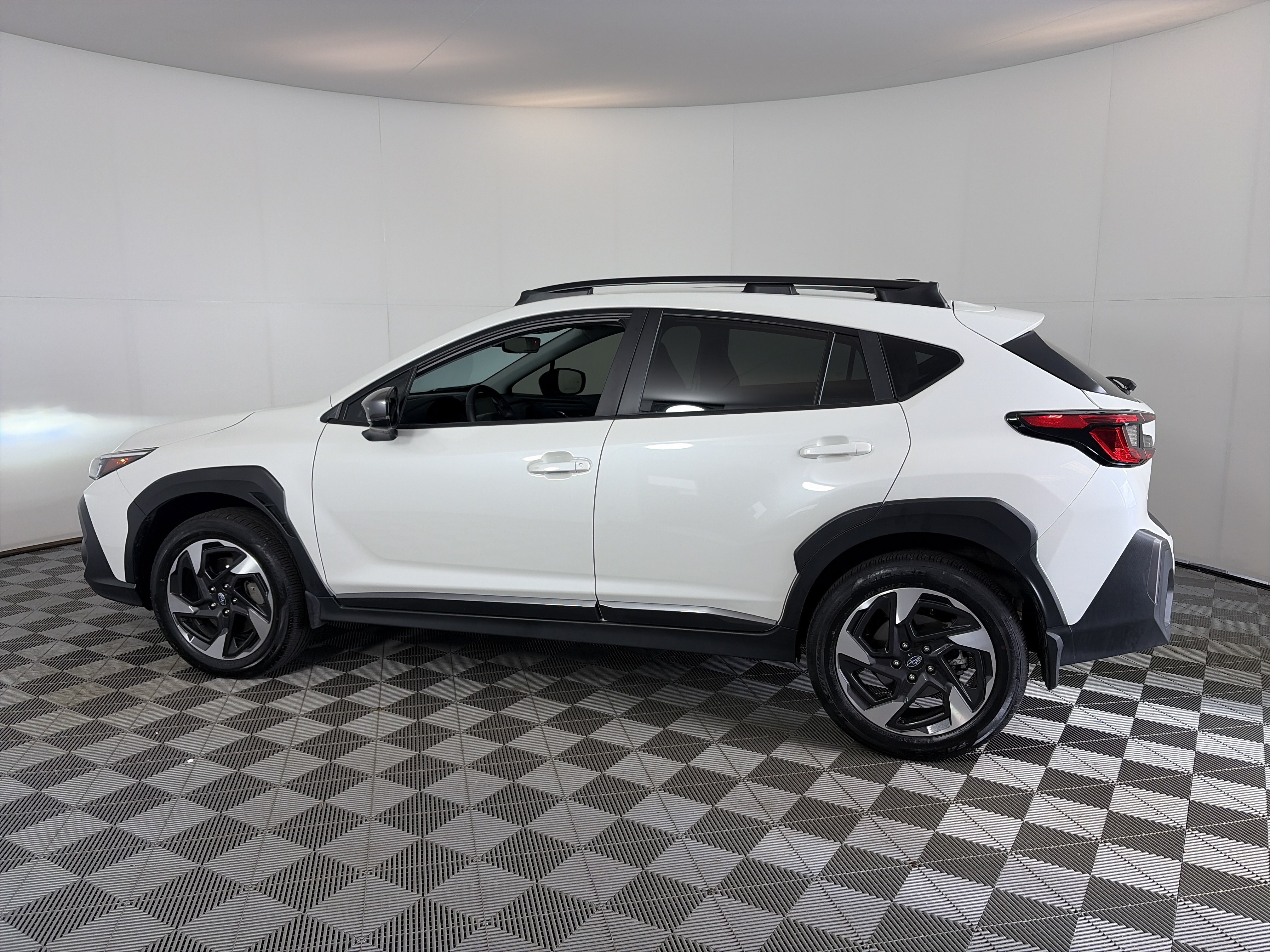 Used 2025 Subaru Crosstrek 2.5i Limited w/ Crosstrek Mirror Package AWD/4WD image 8