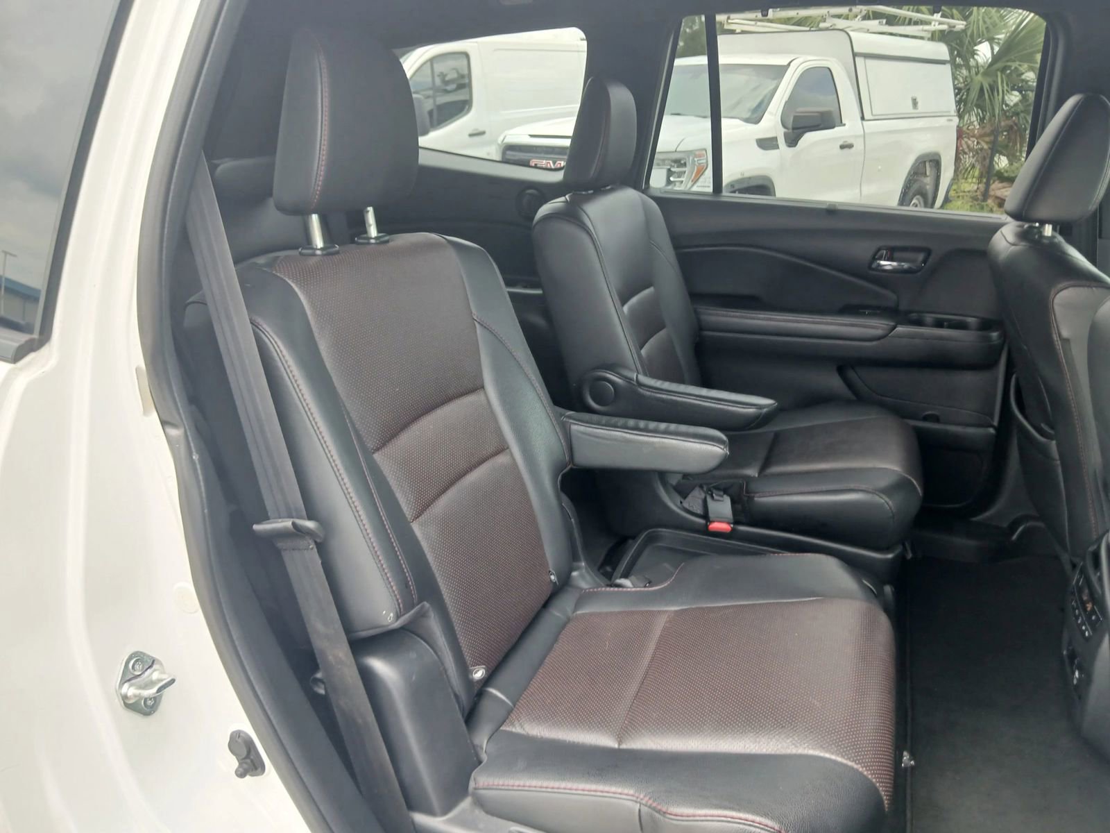 Used 2022 Honda Pilot Black Edition image 45