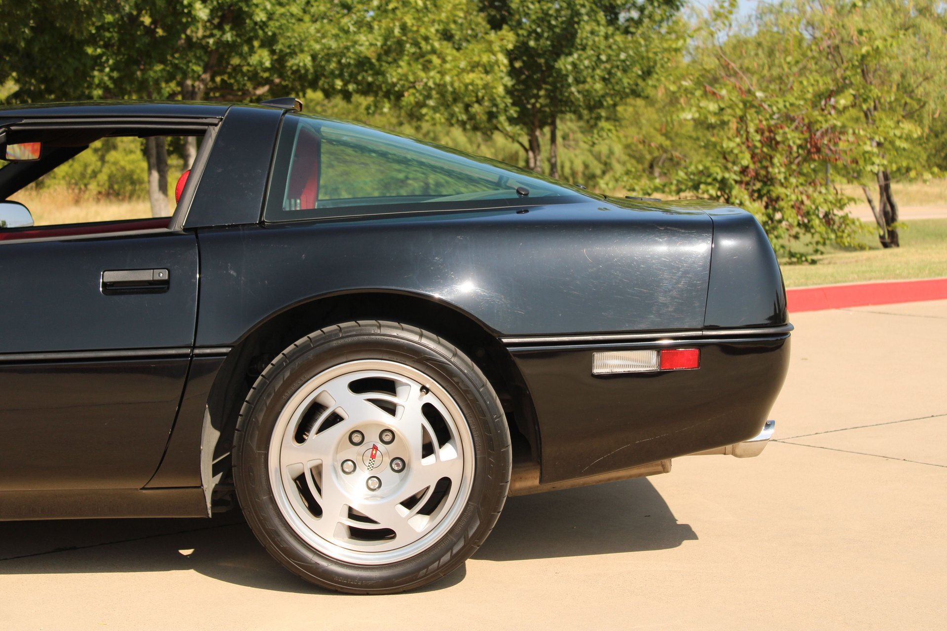 Used 1990 Chevrolet Corvette ZR-1 RWD image 29