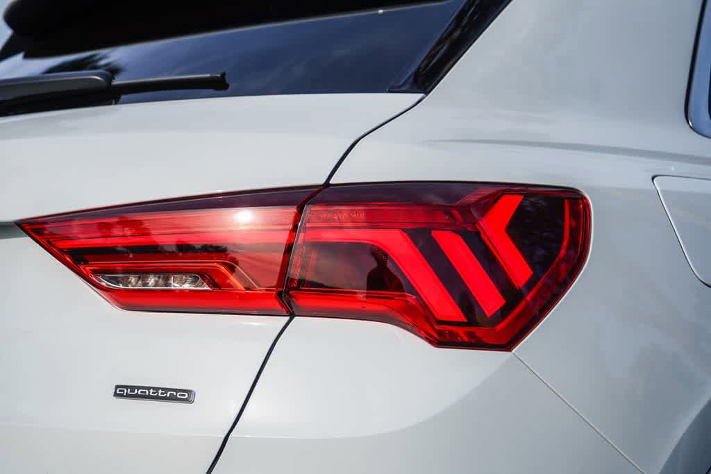 Used 2023 Audi Q3 2.0T Premium Plus w/ Premium Plus Package AWD/4WD image 7