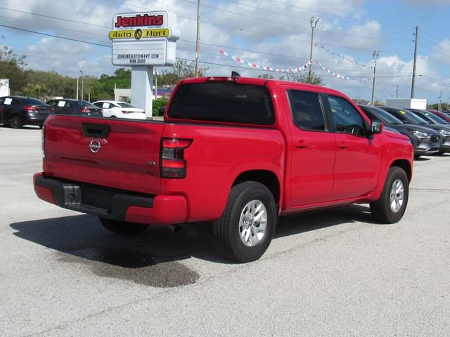 Used 2024 Nissan Frontier SV image 3
