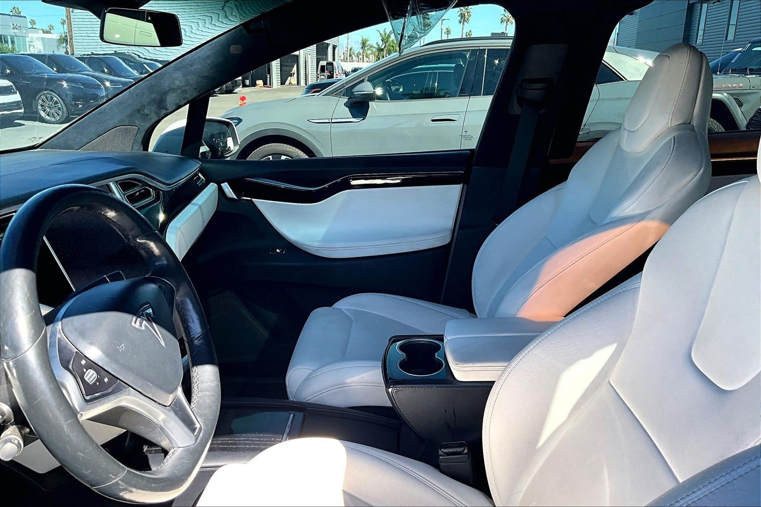 Used 2018 Tesla Model X 100D AWD/4WD image 3