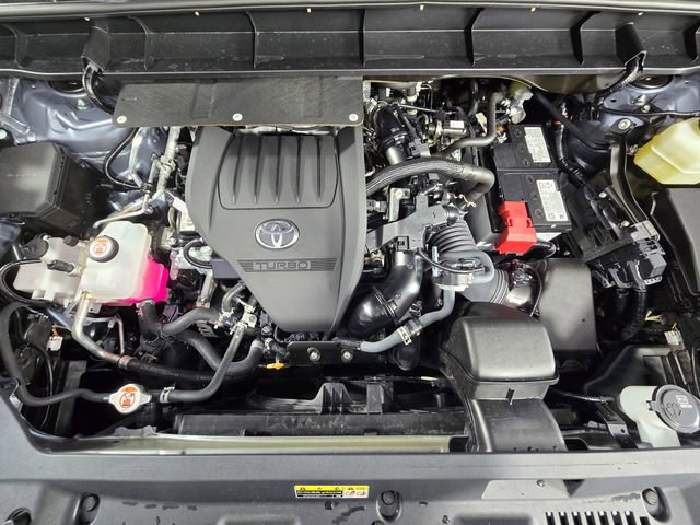 Used 2024 Toyota Highlander XLE image 13
