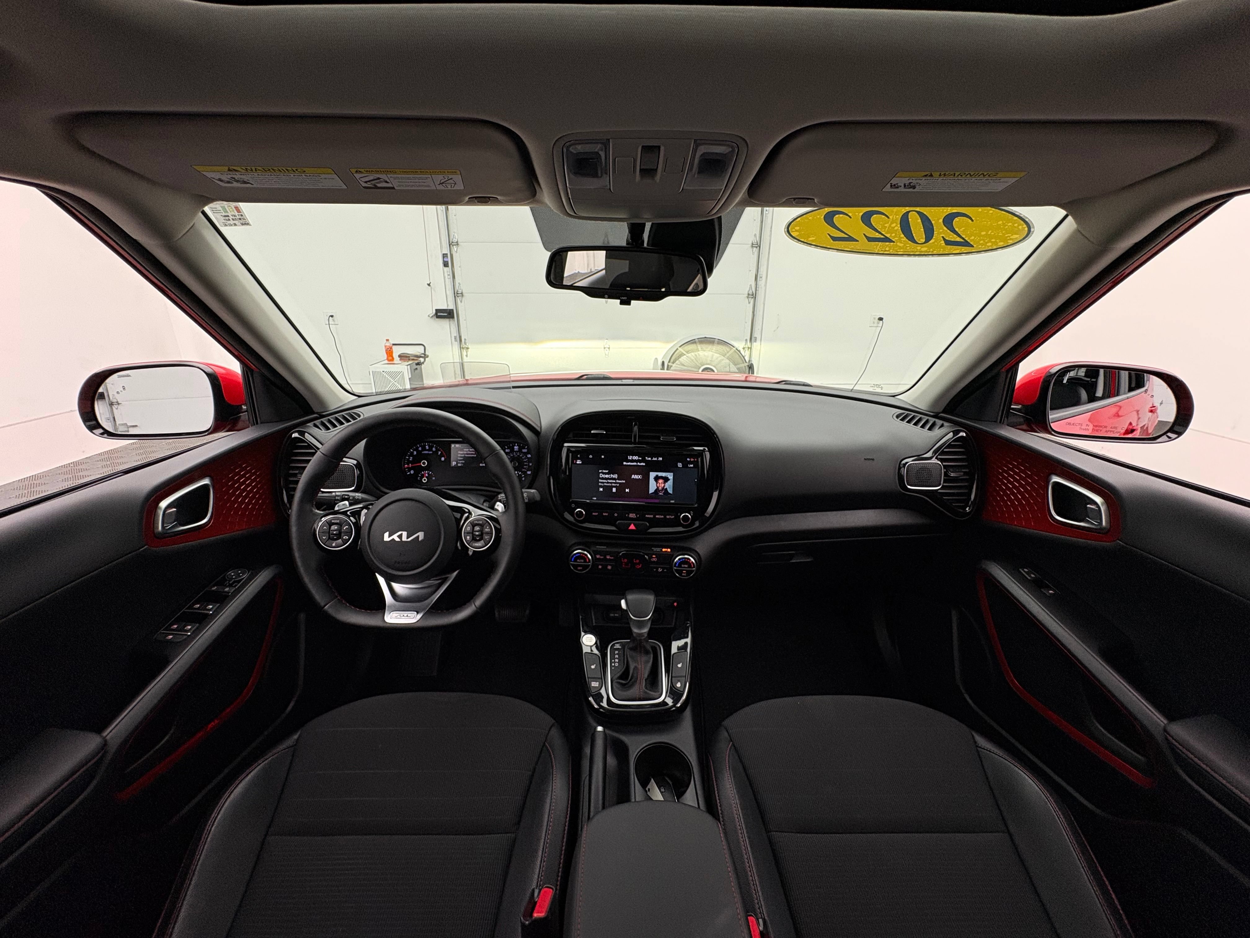 Used 2022 Kia Soul Turbo FWD image 3