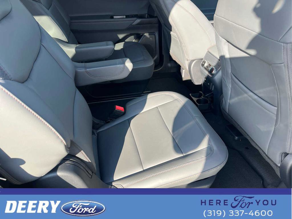 New 2026 Ford Explorer Active w/ Active Comfort Package image 16