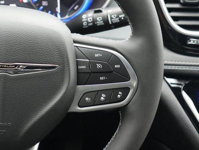New 2026 Chrysler Pacifica Limited w/ Uconnect Theater Family Group AWD/4WD image 20