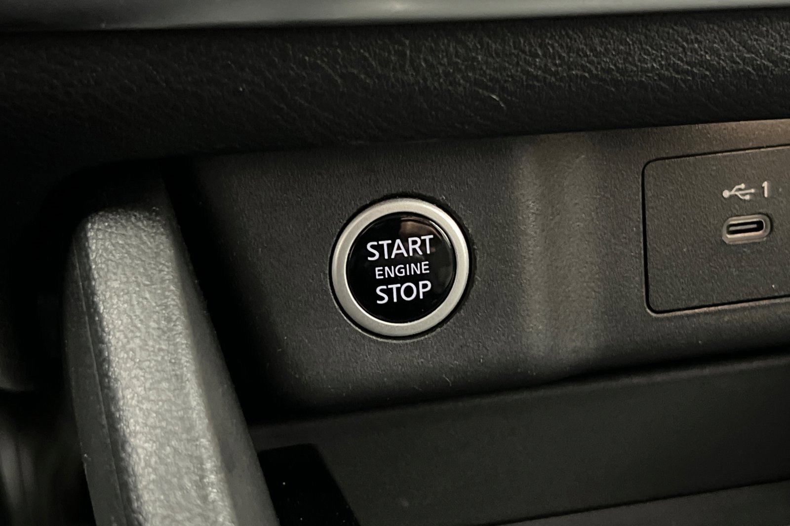 Used 2022 Nissan Rogue SV image 20