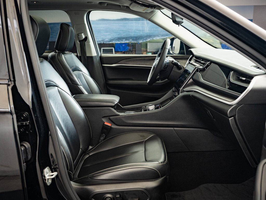 Used 2024 Jeep Grand Cherokee Limited 4xe image 20