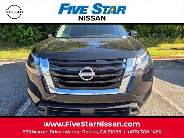 Used 2024 Nissan Pathfinder SV FWD image 2