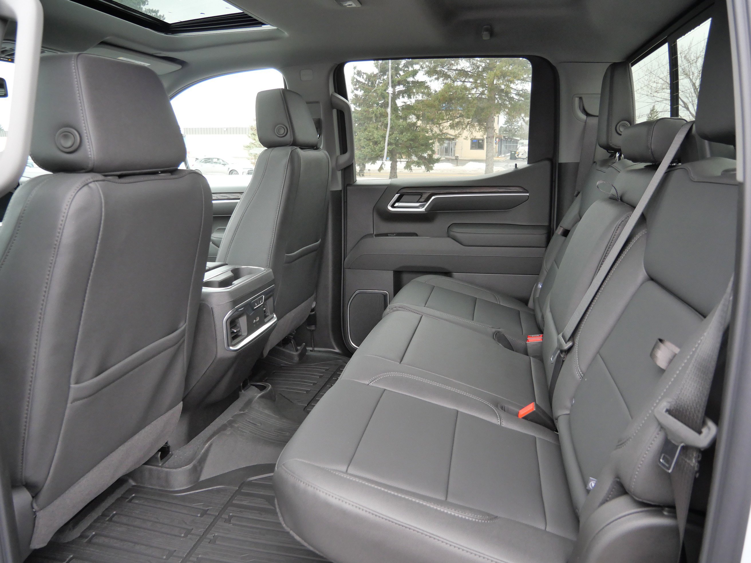 New 2026 GMC Sierra 1500 SLT w/ SLT Premium Plus Package image 4