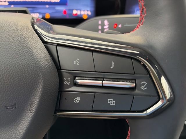 Used 2025 Chevrolet Traverse RS w/ LPO, Floor Liner Package image 13