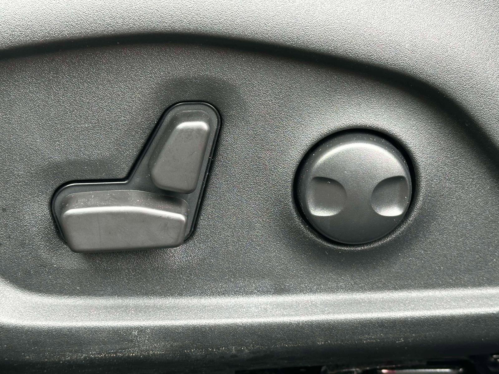 Used 2022 Jeep Compass Limited image 16