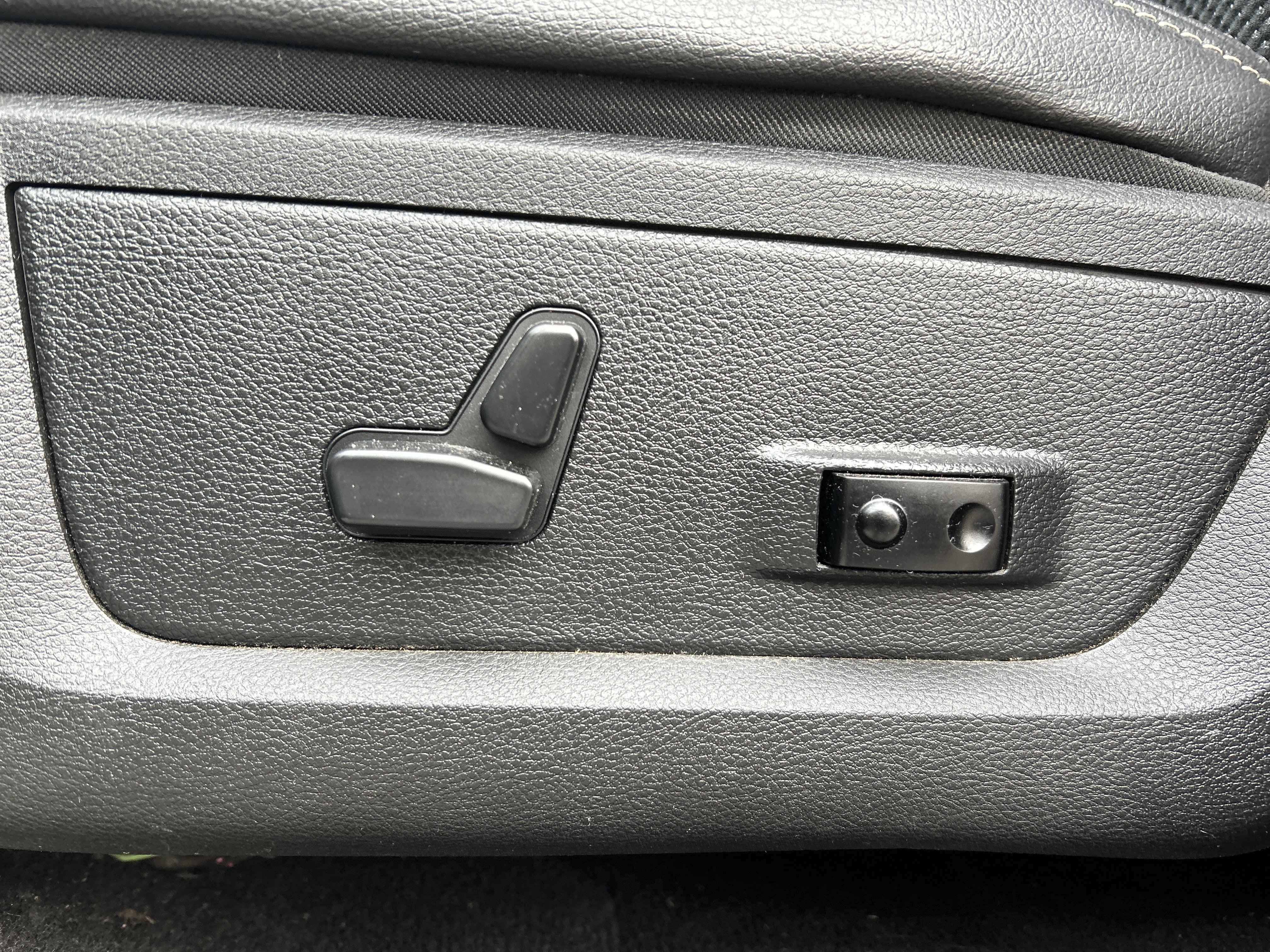 Used 2017 RAM 1500 Sport w/ Black Ram 1500 Sport Group image 13