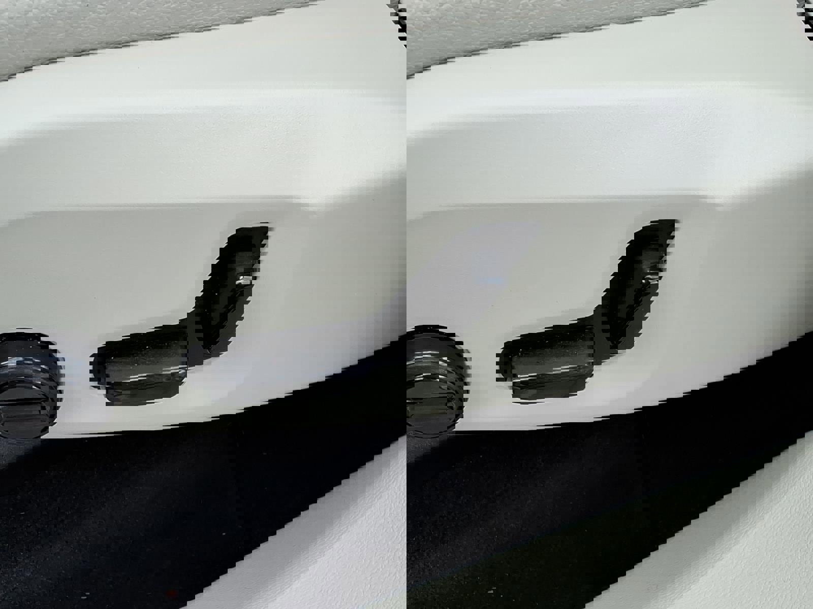 Used 2023 Volvo XC60 B5 Plus image 18