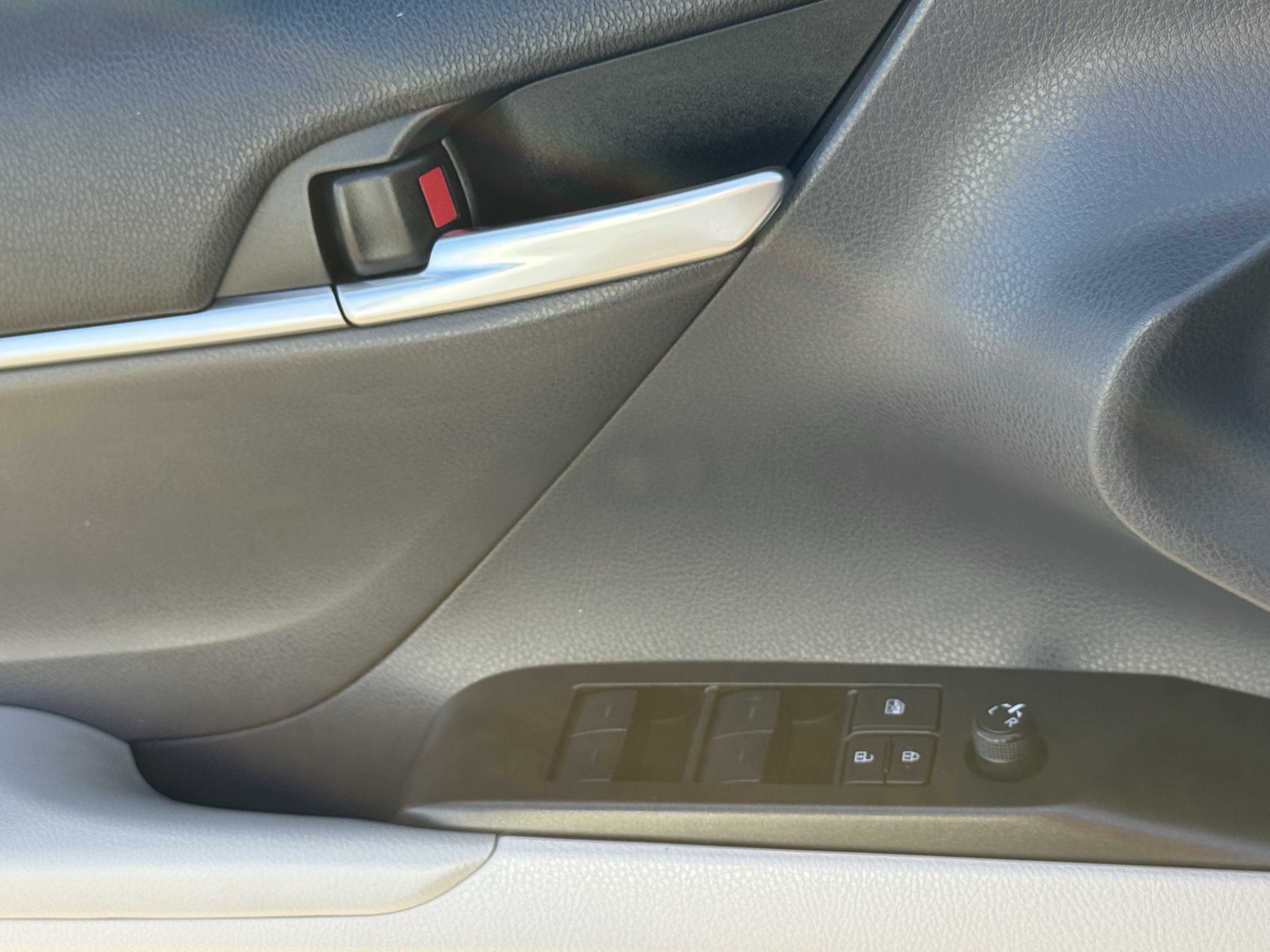 Used 2023 Toyota Camry LE FWD image 21