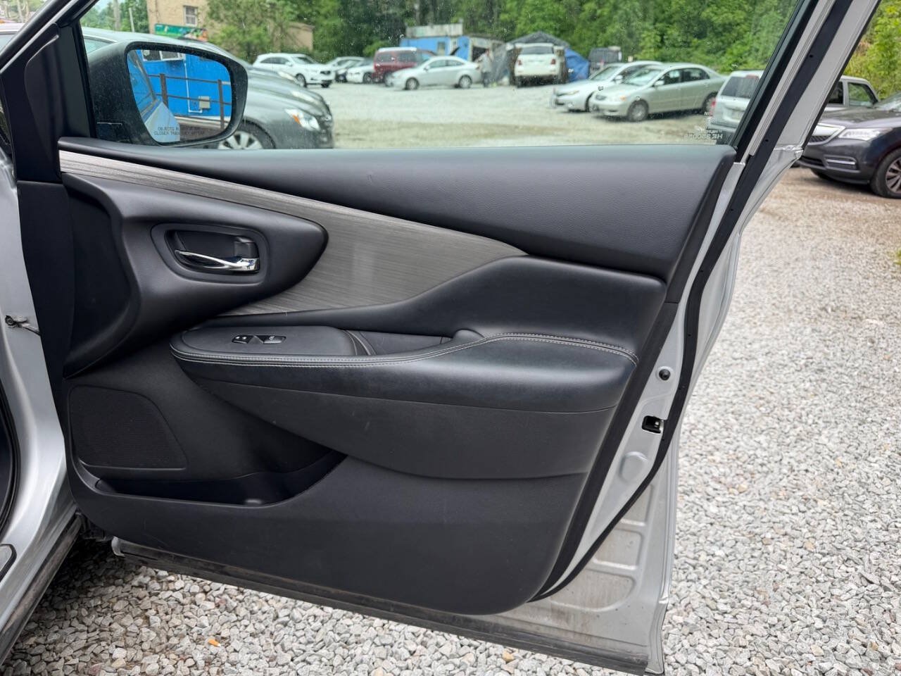 Used 2017 Nissan Murano SV AWD/4WD image 16