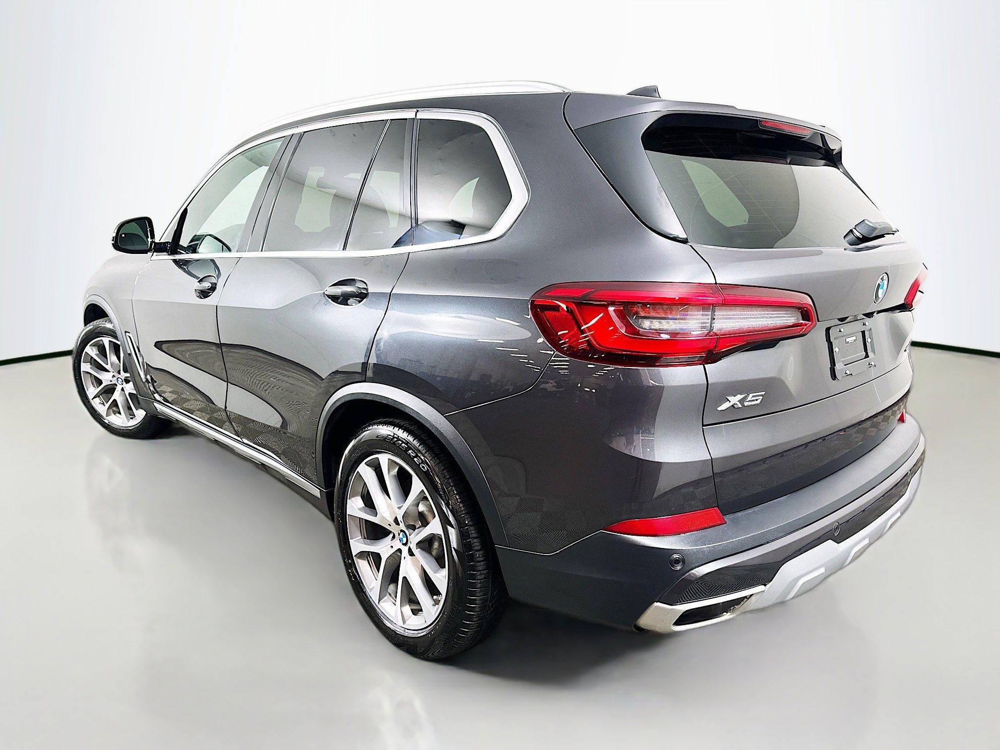 Used 2019 BMW X5 xDrive40i w/ Premium Package 2 AWD/4WD image 5