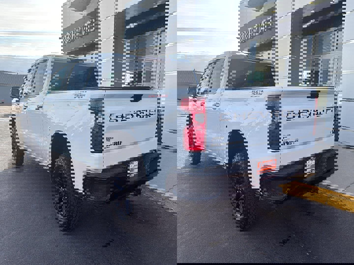 Used 2024 Chevrolet Silverado 1500 LT Trail Boss w/ Protection Package image 2