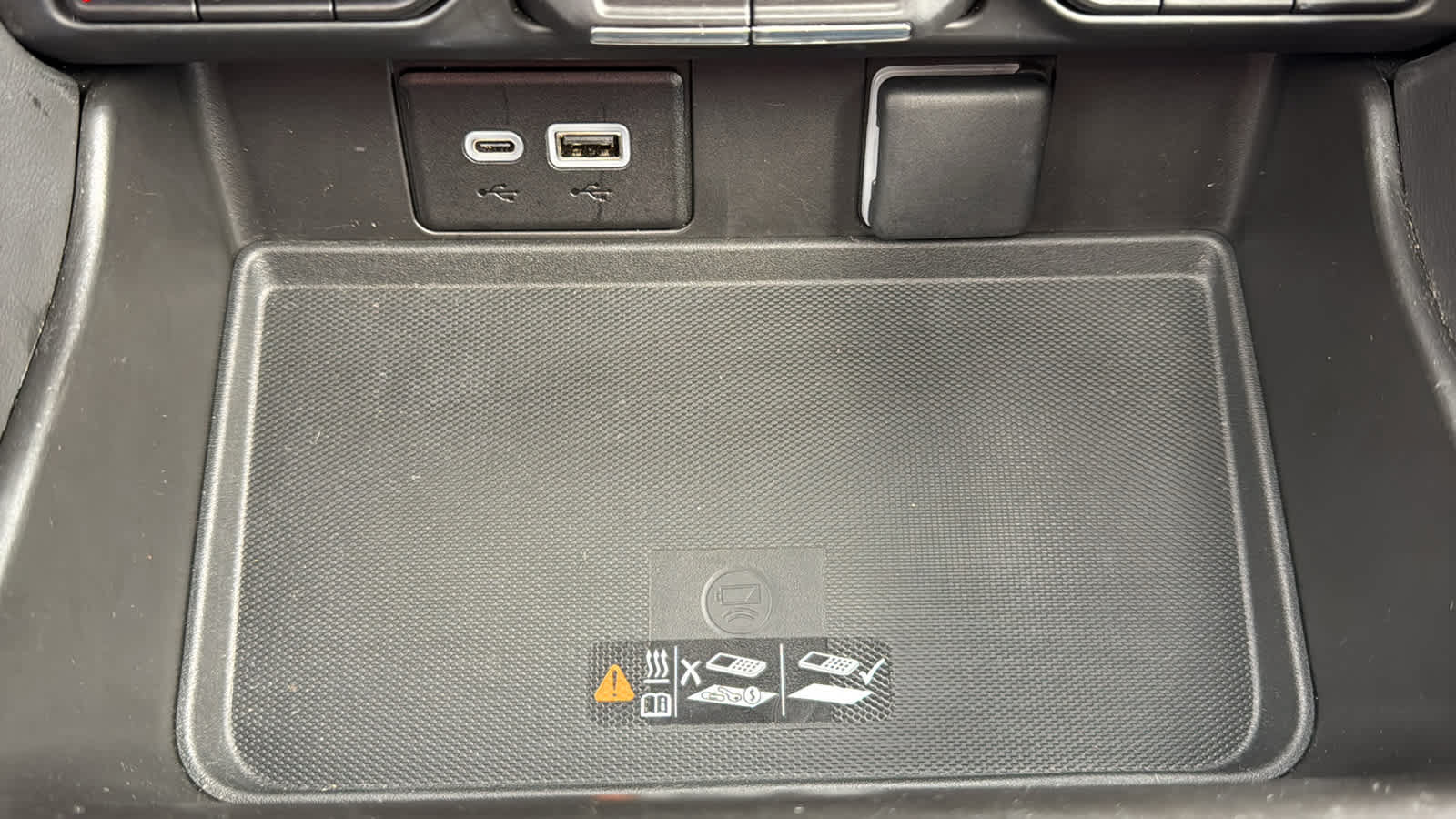 Certified 2023 Chevrolet Suburban High Country AWD/4WD image 20
