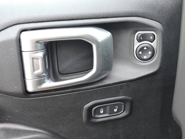 Used 2021 Jeep Wrangler Unlimited Rubicon AWD/4WD image 36