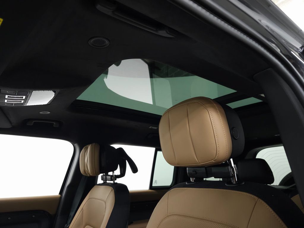 Certified 2026 Land Rover Defender 110 V8 AWD/4WD image 14