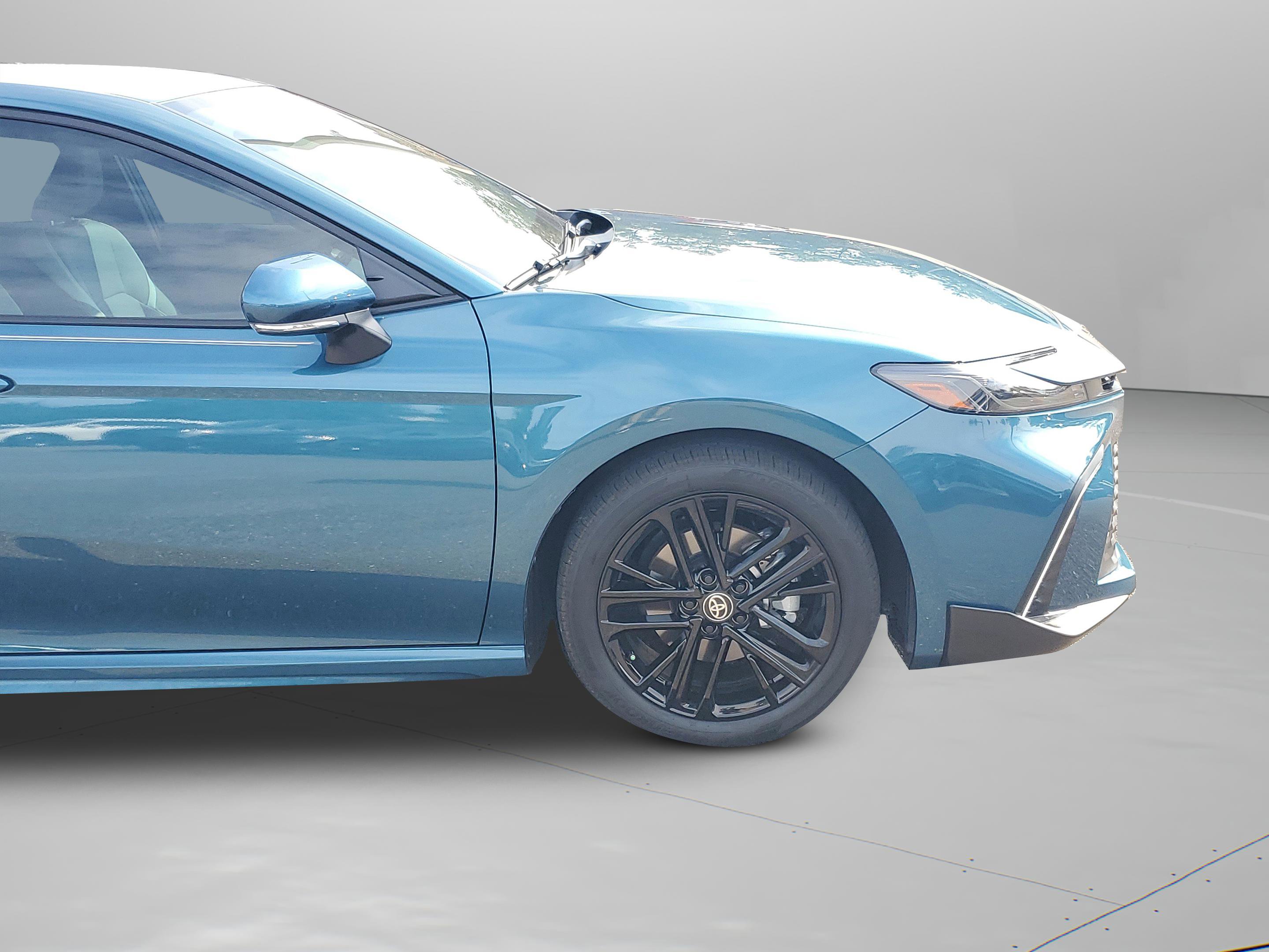 Used 2025 Toyota Camry SE image 31