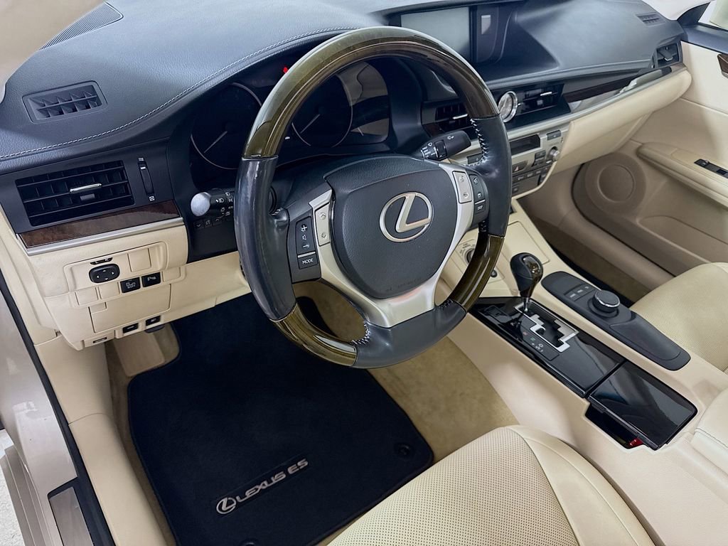 Used 2015 Lexus ES 350 w/ Premium Package image 9